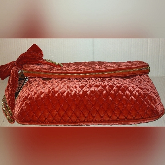 NWT☆JUICY COUTURE☆Oversized Foldover Quilted Velour Bow Clutch☆Beautiful☆Rare☆ - Picture 4 of 16
